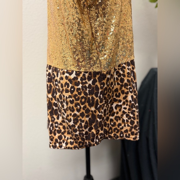 Southern Stitch Burgundy, Gold Sequenced, leopard print Top Statement Piece- M - Picture 3 of 10